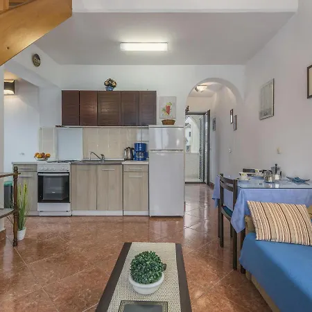 Apartment Spacious With Garden In Croatia