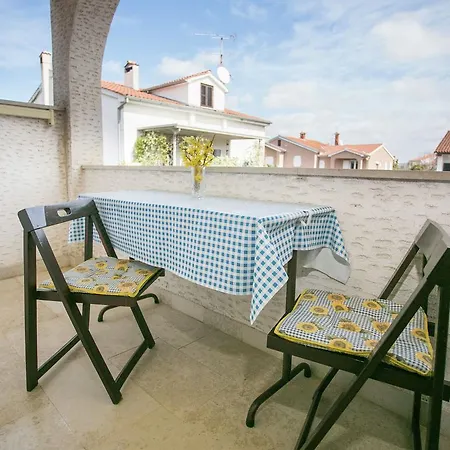 Spacious With Garden In Croatia * Porec